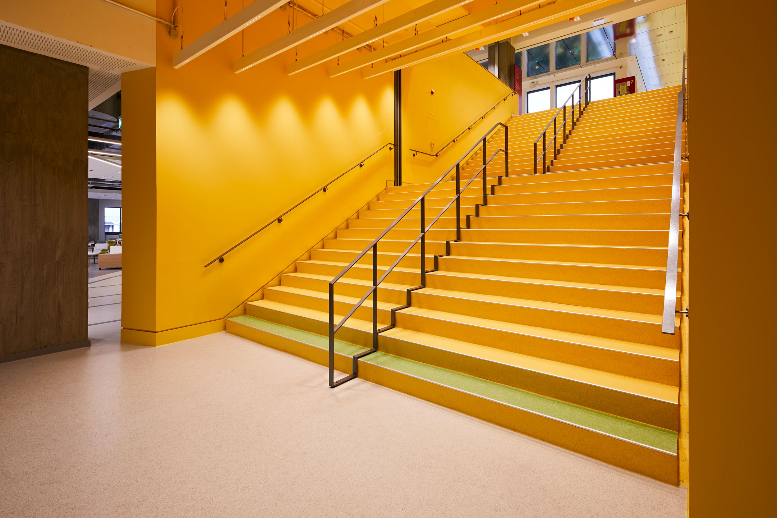 noraplan lona rubber flooring and stairtreads in library stairwell image number 8